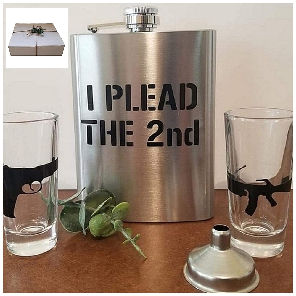 NWOT 2nd amendment gift set